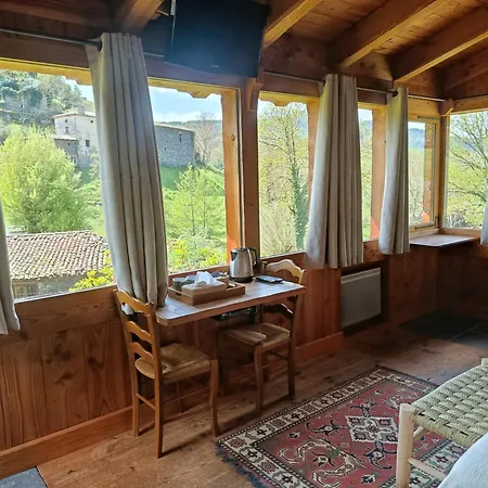 Le Moulin Oda ve Kahvaltı Saint-Arcons-d'Allier