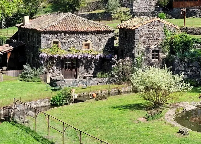 Le Moulin Oda ve Kahvaltı Saint-Arcons-d'Allier