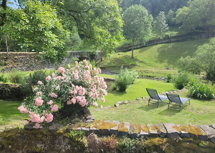 Le Moulin Bed & Breakfast Saint-Arcons-d'Allier