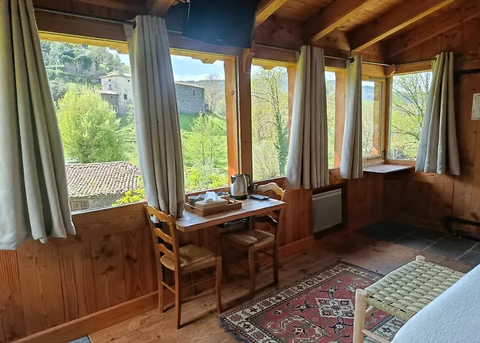 Le Moulin Oda ve Kahvaltı Saint-Arcons-d'Allier